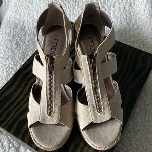 8.5 M Moda Spana Natural wedge sandals